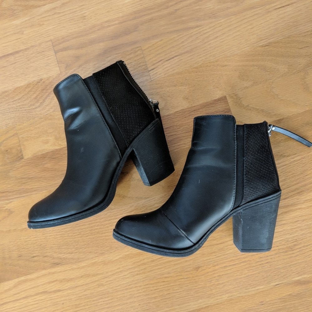 H&M Black heeled booties